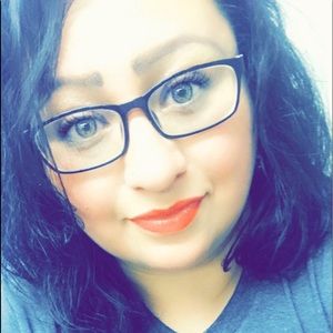 Meet your Posher, Priscilla